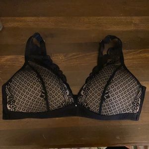 Simply Vera Vera Wang lace bra in black size 38C. Never worn.